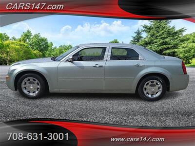 2005 Chrysler 300 Touring   - Photo 2 - Midlothian, IL 60445
