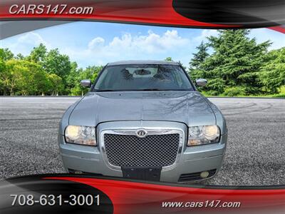 2005 Chrysler 300 Touring   - Photo 8 - Midlothian, IL 60445