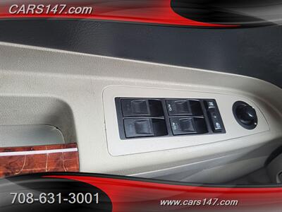 2005 Chrysler 300 Touring   - Photo 18 - Midlothian, IL 60445