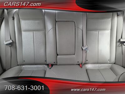 2005 Chrysler 300 Touring   - Photo 14 - Midlothian, IL 60445