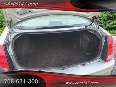 2005 Chrysler 300 Touring   - Photo 12 - Midlothian, IL 60445
