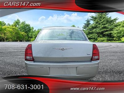 2005 Chrysler 300 Touring   - Photo 4 - Midlothian, IL 60445