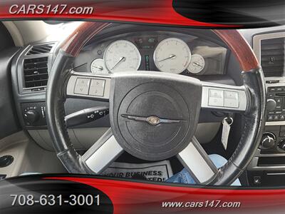 2005 Chrysler 300 Touring   - Photo 16 - Midlothian, IL 60445