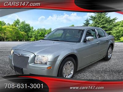 2005 Chrysler 300 Touring   - Photo 1 - Midlothian, IL 60445