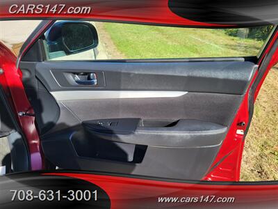 2012 Subaru Outback 2.5i   - Photo 16 - Midlothian, IL 60445