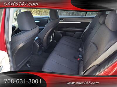 2012 Subaru Outback 2.5i   - Photo 12 - Midlothian, IL 60445