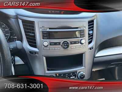 2012 Subaru Outback 2.5i   - Photo 18 - Midlothian, IL 60445