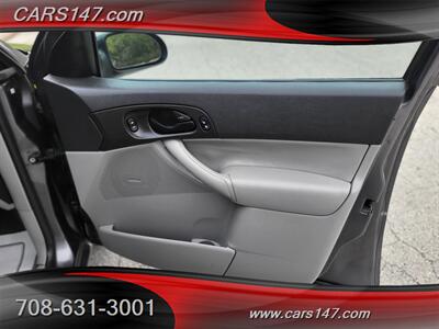 2007 Ford Focus ZX4 SE   - Photo 22 - Midlothian, IL 60445