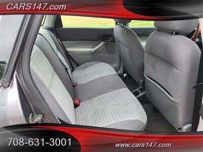 2007 Ford Focus ZX4 SE   - Photo 15 - Midlothian, IL 60445
