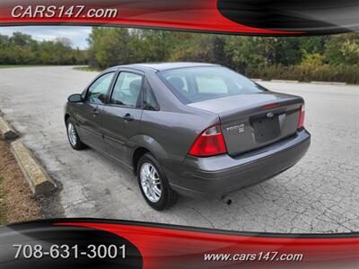 2007 Ford Focus ZX4 SE   - Photo 8 - Midlothian, IL 60445