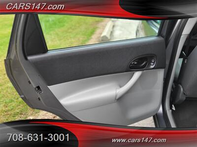 2007 Ford Focus ZX4 SE   - Photo 20 - Midlothian, IL 60445