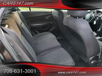 2018 Chevrolet Trax LS   - Photo 13 - Midlothian, IL 60445