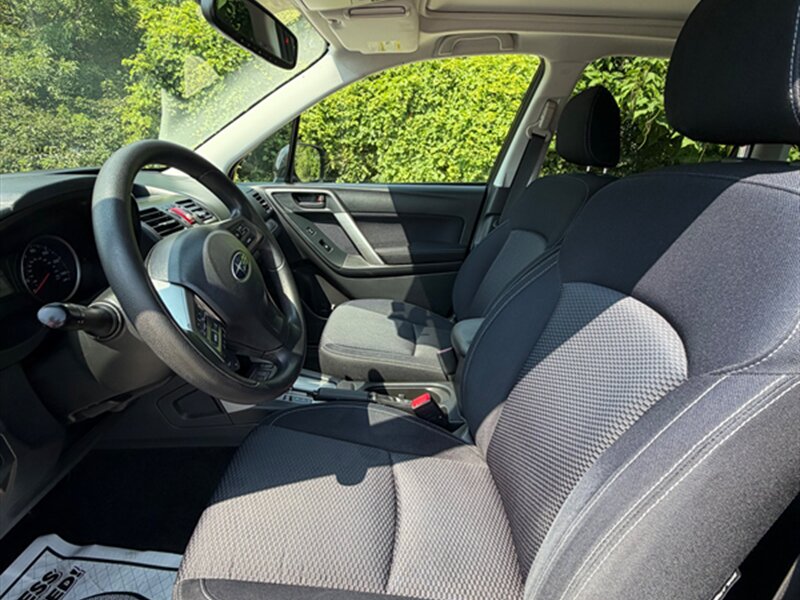 2015 Subaru Forester 2.5i Premium - Photo 17 - Midlothian, IL 60445