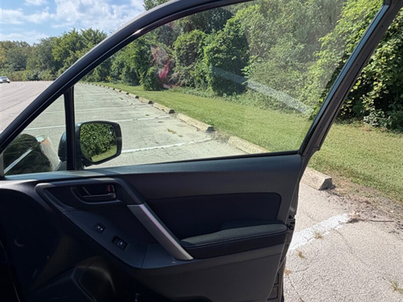 2015 Subaru Forester 2.5i Premium - Photo 21 - Midlothian, IL 60445