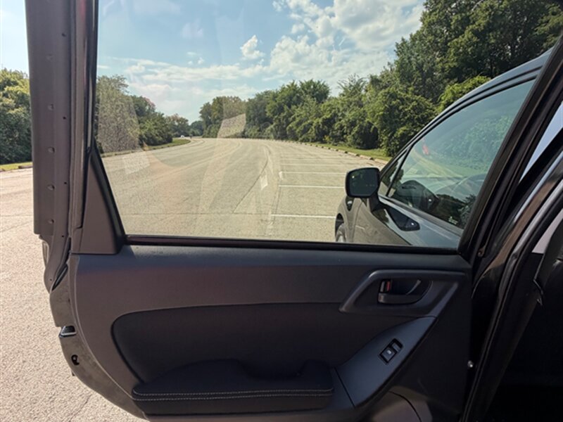 2015 Subaru Forester 2.5i Premium - Photo 23 - Midlothian, IL 60445