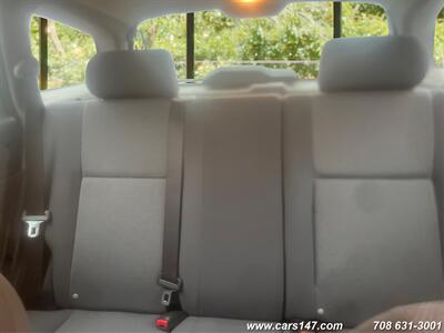 2005 Toyota Matrix XR   - Photo 13 - Midlothian, IL 60445