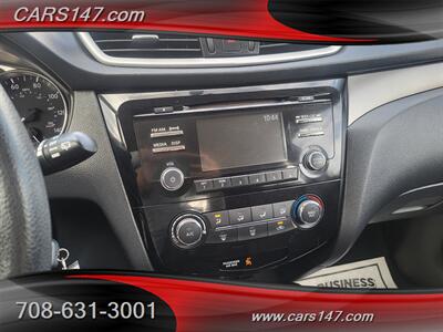 2015 Nissan Rogue S   - Photo 11 - Midlothian, IL 60445