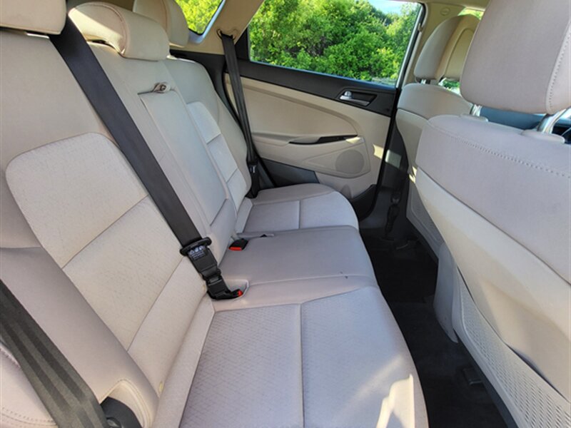 2016 Hyundai TUCSON SE - Photo 18 - Midlothian, IL 60445