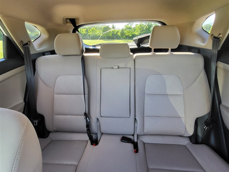 2016 Hyundai TUCSON SE - Photo 12 - Midlothian, IL 60445