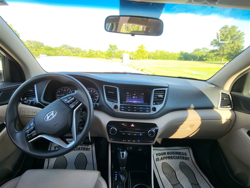 2016 Hyundai TUCSON SE - Photo 11 - Midlothian, IL 60445