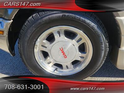 2004 GMC Safari SL   - Photo 24 - Midlothian, IL 60445