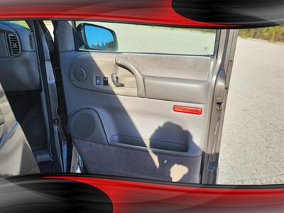 2004 GMC Safari SL   - Photo 19 - Midlothian, IL 60445