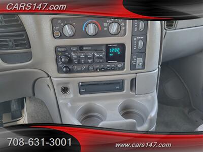 2004 GMC Safari SL   - Photo 12 - Midlothian, IL 60445