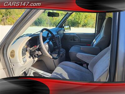 2004 GMC Safari SL   - Photo 14 - Midlothian, IL 60445