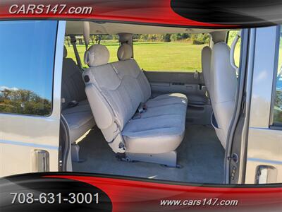 2004 GMC Safari SL   - Photo 16 - Midlothian, IL 60445