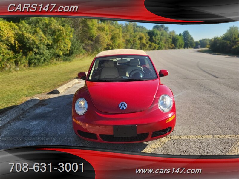 2008 Volkswagen Beetle Convertible SE photo 2