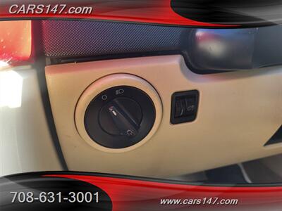 2008 Volkswagen New Beetle Convertible SE - Photo 17 - Midlothian, IL 60445