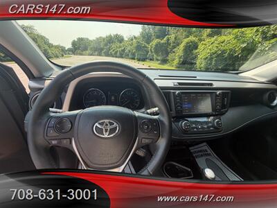 2017 Toyota RAV4 Limited   - Photo 12 - Midlothian, IL 60445