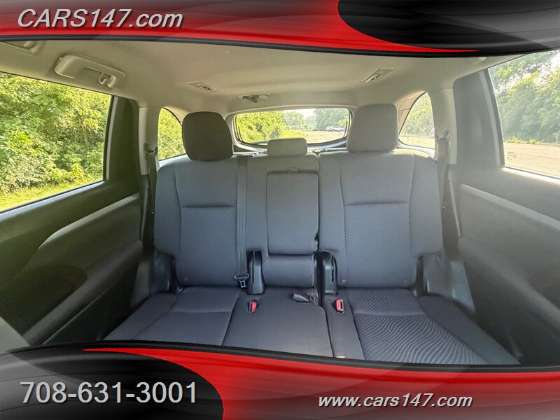 2014 Toyota Highlander LE - Photo 11 - Midlothian, IL 60445