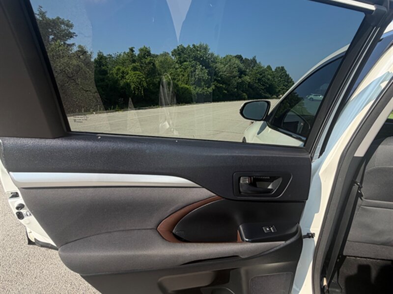 2014 Toyota Highlander LE - Photo 29 - Midlothian, IL 60445