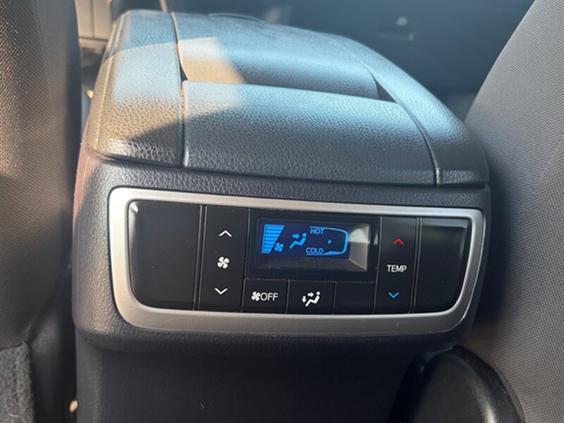 2014 Toyota Highlander LE - Photo 19 - Midlothian, IL 60445