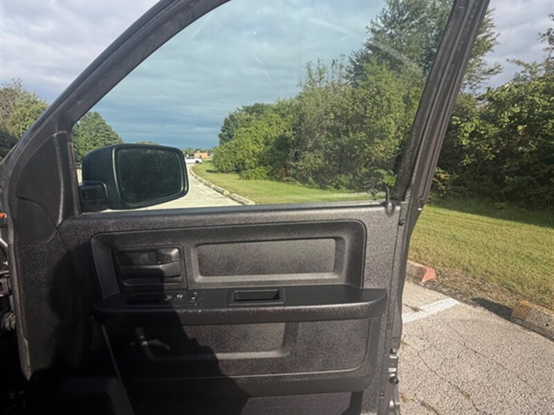 2015 RAM 1500 Tradesman - Photo 23 - Midlothian, IL 60445