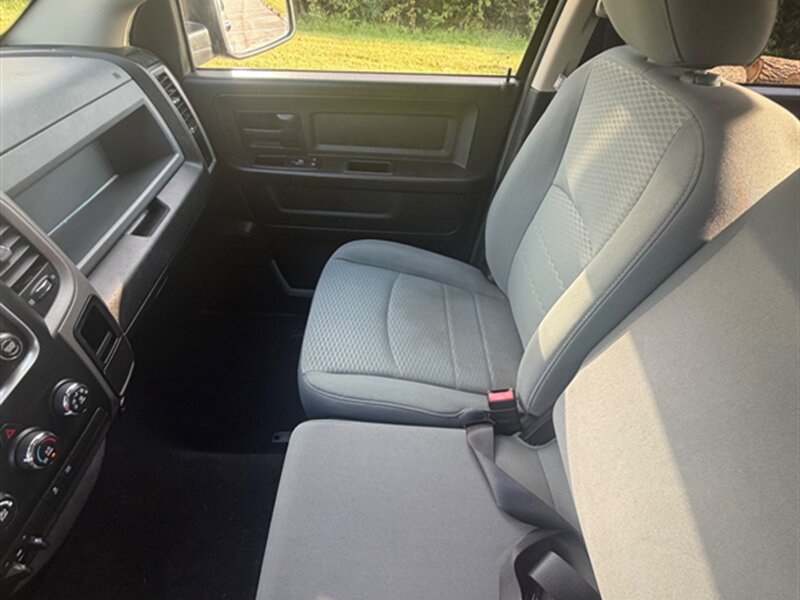 2015 RAM 1500 Tradesman - Photo 16 - Midlothian, IL 60445