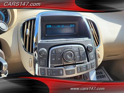 2011 Buick LaCrosse CXL   - Photo 12 - Midlothian, IL 60445