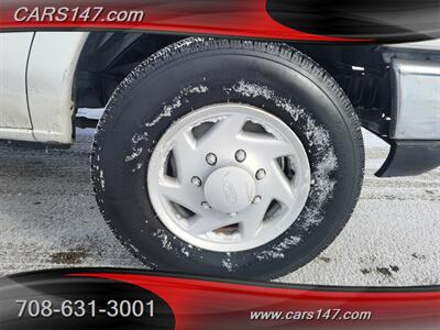 2008 Ford E-350 SD   - Photo 25 - Midlothian, IL 60445
