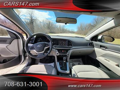 2017 Hyundai ELANTRA SE   - Photo 9 - Midlothian, IL 60445