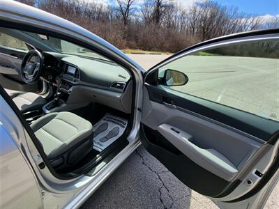 2017 Hyundai ELANTRA SE   - Photo 21 - Midlothian, IL 60445