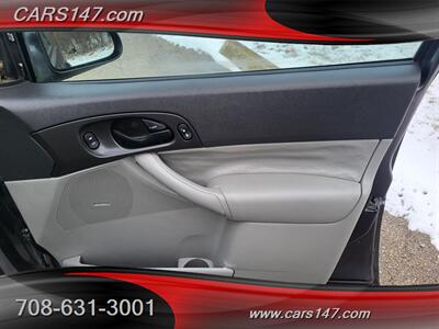 2007 Ford Focus ZX4 SE   - Photo 21 - Midlothian, IL 60445