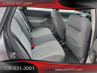 2007 Ford Focus ZX4 SE   - Photo 14 - Midlothian, IL 60445