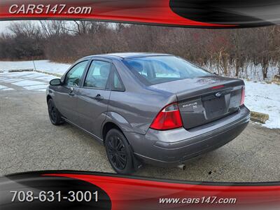 2007 Ford Focus ZX4 SE   - Photo 9 - Midlothian, IL 60445
