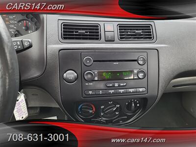 2007 Ford Focus ZX4 SE   - Photo 18 - Midlothian, IL 60445