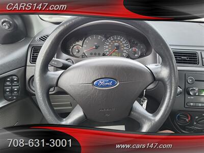 2007 Ford Focus ZX4 SE   - Photo 16 - Midlothian, IL 60445