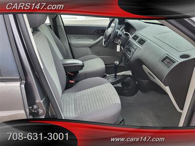 2007 Ford Focus ZX4 SE   - Photo 12 - Midlothian, IL 60445
