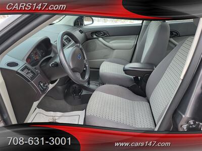 2007 Ford Focus ZX4 SE   - Photo 11 - Midlothian, IL 60445