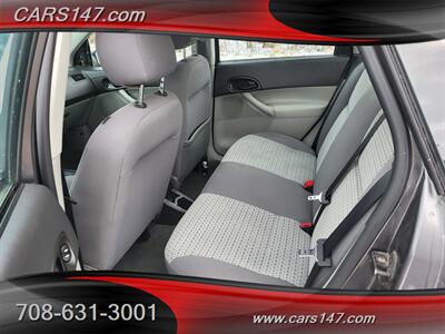2007 Ford Focus ZX4 SE   - Photo 13 - Midlothian, IL 60445