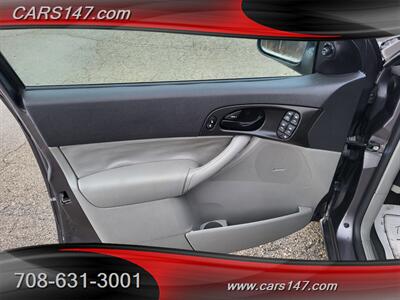 2007 Ford Focus ZX4 SE   - Photo 24 - Midlothian, IL 60445